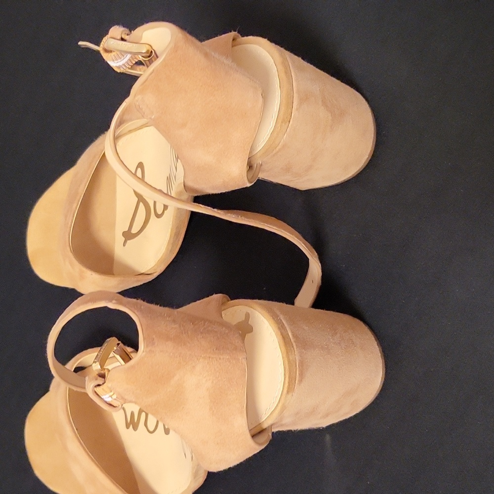shoes - Picture 3 of 4